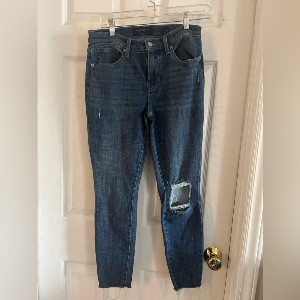 Women’s size 6/28 ankle, frayed hem, lucky brand denim jeans